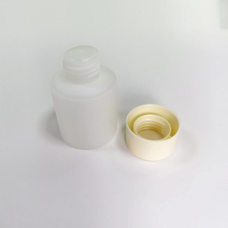 Custom HDPE 60ml 300ml Shampoo Conditioner Squeezable Plastic Bottle Soft Touch