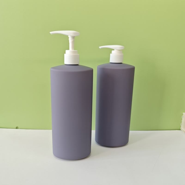 500ML 750ML HDPE Cosmetics Packaging Soft Touch Shampoo Bottle Shower Gel Bottle With Pump