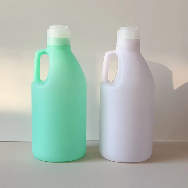 Custom 1895ml White Round Empty HDPE Plastic Household Laundry Detergent Bulk Bottle