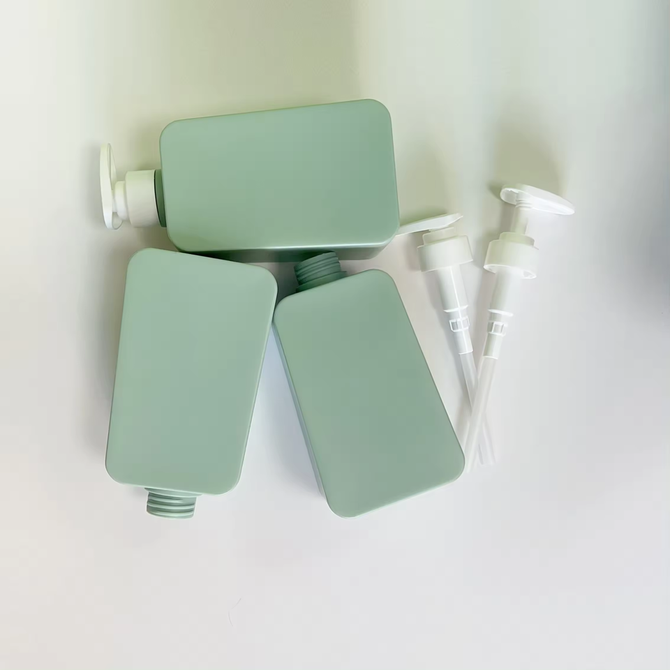 Custom square 750mlHDPE Skin Care Cosmetic Packaging Container Plastic Shampoo Bottle With Lotion Pump