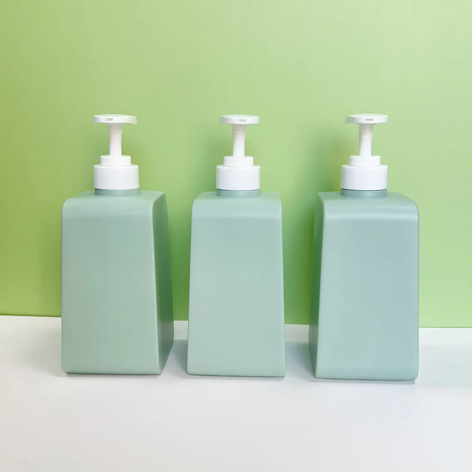 Custom square 750mlHDPE Skin Care Cosmetic Packaging Container Plastic Shampoo Bottle With Lotion Pump